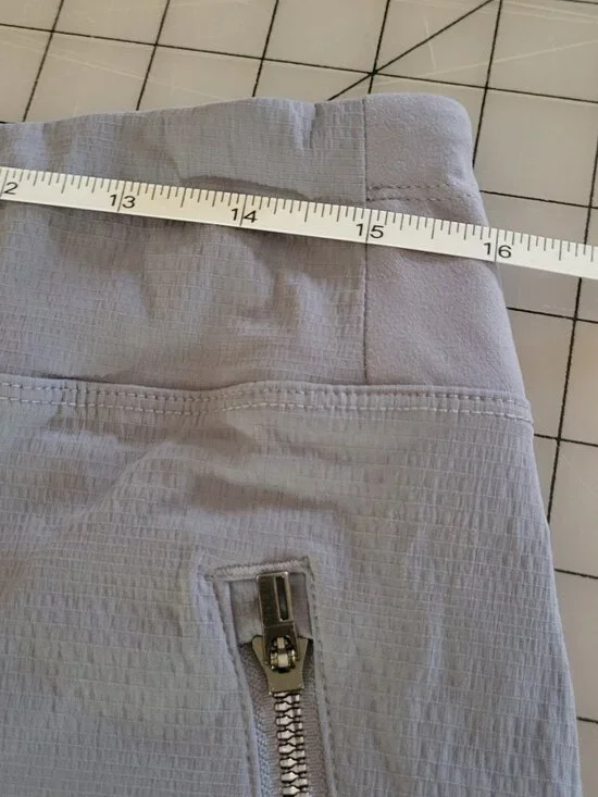 Athleta | Nylon-spandex zip-pocket shorts | Dusty Blue/Gray | Size 12 - Picture 8 of 11